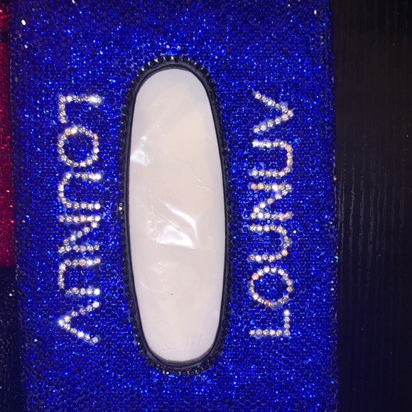 Bedazzled LOUNUV Tissue Box - Picture 3 of 12